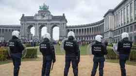 EU-Kapital verbietet Protest gegen „Freiheitskonvoi“.