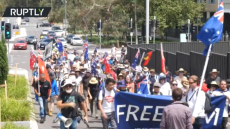 Australischer „Freedom Convoy marschiert zum Parlamentsgebaeude VIDEO — World