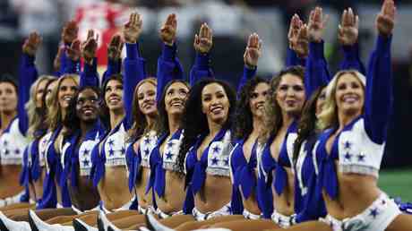 Dallas Cowboys zahlten 24 Millionen Dollar um Cheerleader Vorwuerfe beizulegen –