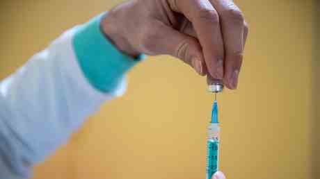 Der Iran erklaert warum er einen riesigen Vorrat an Covid 19 Impfungen