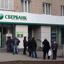 Die russische Zentralbank draengt angesichts der Angst vor einem Ansturm