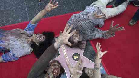 Fernsehsender entschuldigt sich fuer die Ausstrahlung eines verbotenen Zombiefilms —