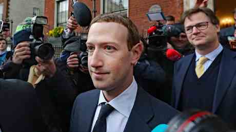 Grossbritannien jagt nach Facebooks Spionen – Daily Mail – World