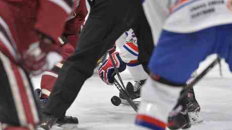 Hockeymannschaft verlaesst Liga aus „politischen Gruenden — Sport