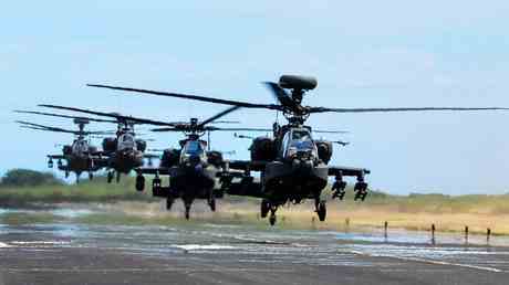 Hubschrauber stuerzt nahe US Militaeranlage ab — World