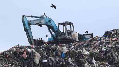 Illegal entsorgter Abfall nach Grossbritannien zurueckgebracht — World