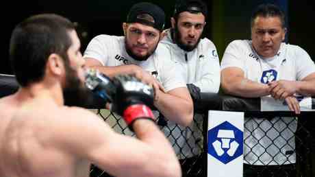 Khabib enthuellt Gespraeche mit UFC Chef White nachdem Makhachev den Gegner