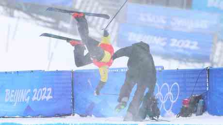 Olympia Skifahrer kollidiert mit Kameramann FOTOS — Sport