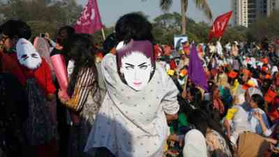 Pakistan PTI JUI F vereint durch Frauenfeindlichkeit waehrend sie sich dem