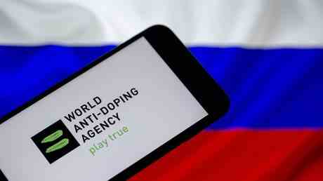 Russische Beamte reagieren nachdem Valieva die Testverzoegerung beschuldigt hat —