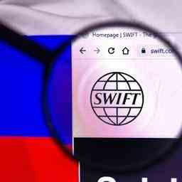 Russland Lockout von SWIFT einen Schritt naeher nach Italien Drehung