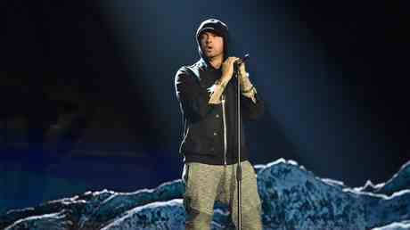 Trumps Ex Anwalt geht auf Eminems Stunt ein – Unterhaltung