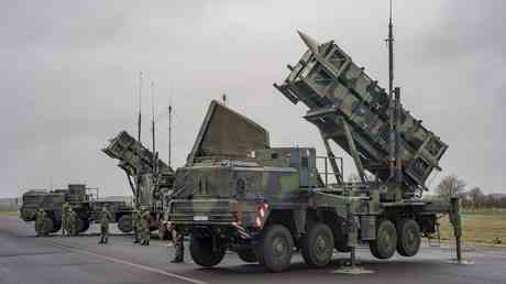 Der Nachbar der Ukraine beginnt mit dem Einsatz des NATO Luftverteidigungssystems