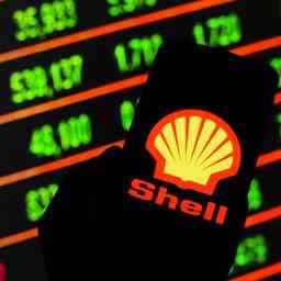 Der Rueckzug von Shell aus Russland wird 34 Milliarden Dollar