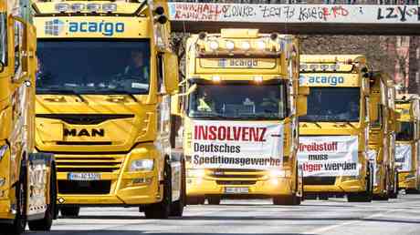 Deutsche Trucker protestieren gegen steigende Kraftstoffpreise VIDEO — World
