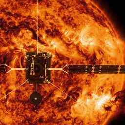 Die Raumsonde Solar Orbiter naehert sich der Sonne als jemals