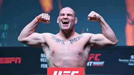Ex UFC Champion „auf Mann geschossen der wegen Belaestigung eines Verwandten angeklagt