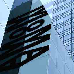 Mann ersticht zwei MoMA Mitarbeiter in New York nachdem er Museumsausweis