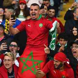 Marokko qualifiziert sich ueberzeugend fuer die WM Mane schiesst Senegal