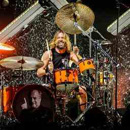 Mehrere Substanzen im Koerper des verstorbenen Foo Fighters Schlagzeugers Taylor Hawkins