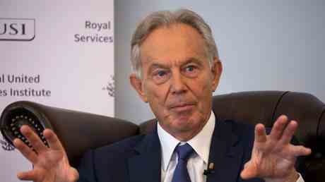 Tony Blair hielt den Einmarsch in den Irak fuer „das