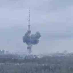 Ukraine sendet flach nach Angriff auf Sendeturm in Kiew