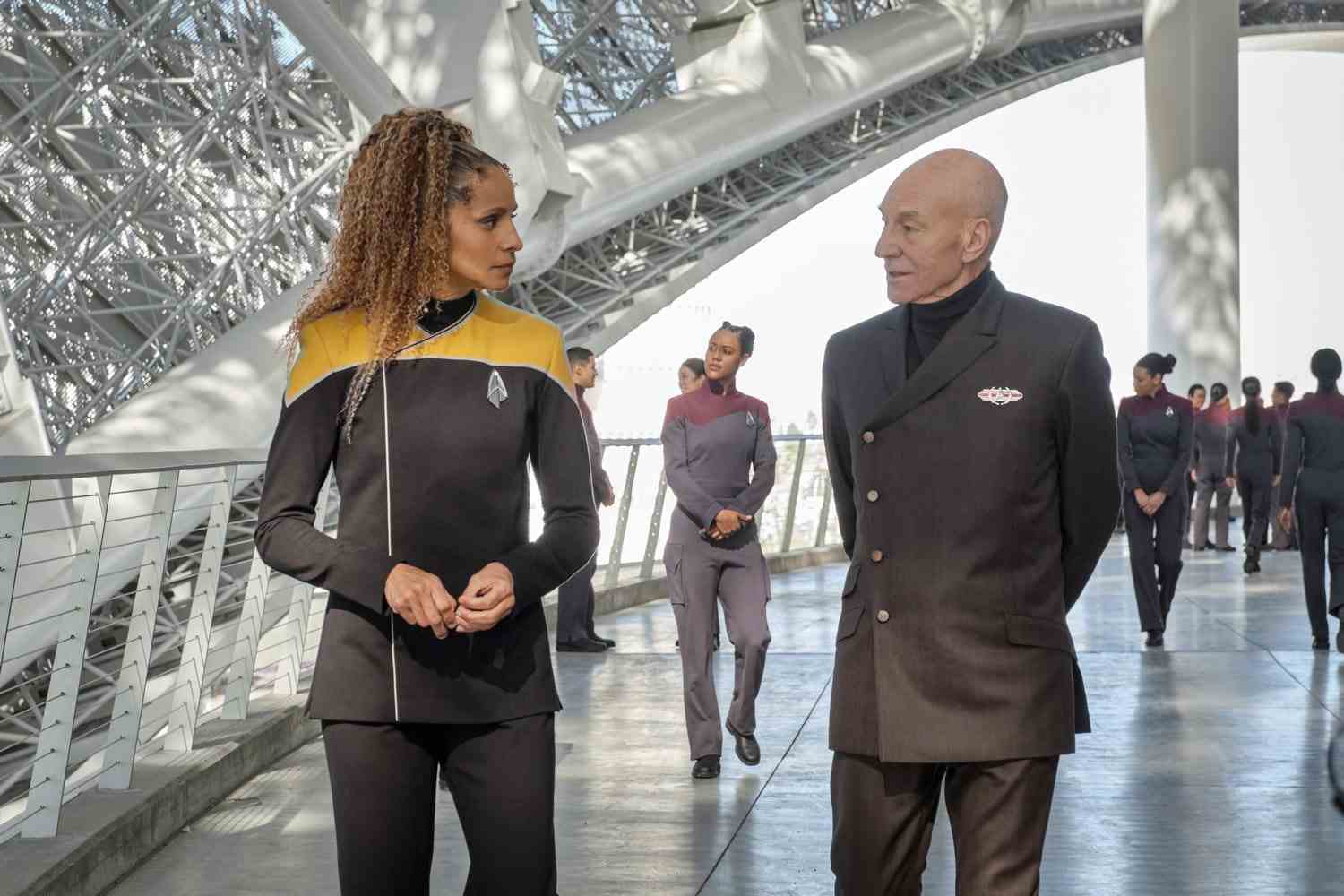 Star Trek: Picard Staffel 2 Episode 1 Review The Star Gazer Paramount+ ein Blick zurück in die Zukunft und Retrofuturismus