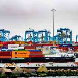 Der Rotterdamer Hafen schliesst ab Ostern die Tore fuer russische
