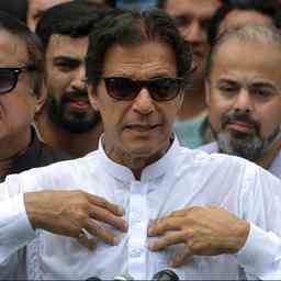 Der pakistanische Premierminister wird nach einem verlorenen Misstrauensvotum im Parlament