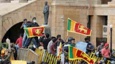 Der srilankische Fuehrer kuerzt das Kabinett der Verwandten vor den