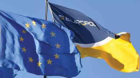 EU geht sanktionierten russischen Vermoegenswerten nach — World