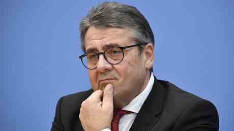 Ex deutscher Minister ruft ukrainische „Verschwoerungstheorien auf — World