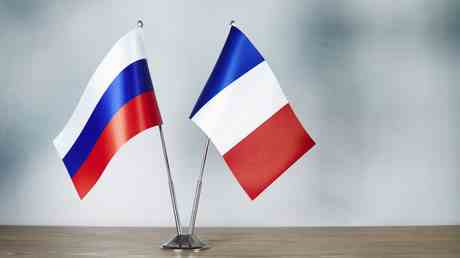 Frankreich weist „viele russische Diplomaten aus — World