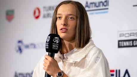 Frauen Nr 1 besorgt ueber „Chaos nach Wimbledons Russland Verbot —