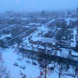 Haarlem erwacht in weisser Stadt Schnee fuehrt nicht zu Problemen
