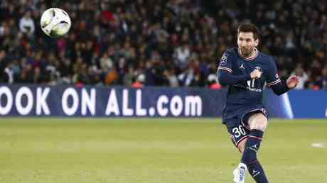 Messi gewinnt den 11 Meistertitel durch ein Wundertor VIDEO —