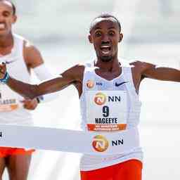 Nageeye gewinnt Marathon Rotterdam in niederlaendischem Rekord auch Rekordzeit Brinkman