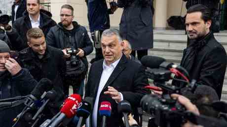 Orban listet Zelensky und Soros als „Gegner auf — World