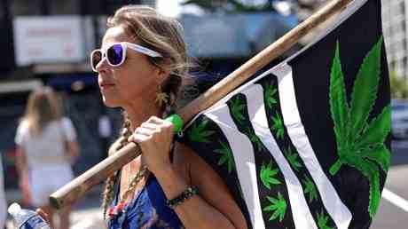 US Gesetzgeber stimmen fuer Entkriminalisierung und Besteuerung von Marihuana — World
