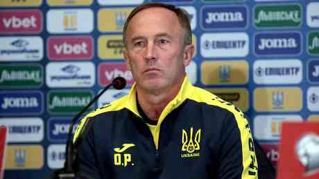 Ukraine Trainer „schockiert ueber Entscheidung Spieler nicht freizulassen — Sport