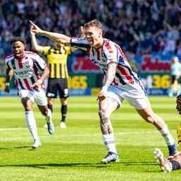 Willem II feiert den entscheidenden Sieg ueber Vitesse Heracles gewinnt