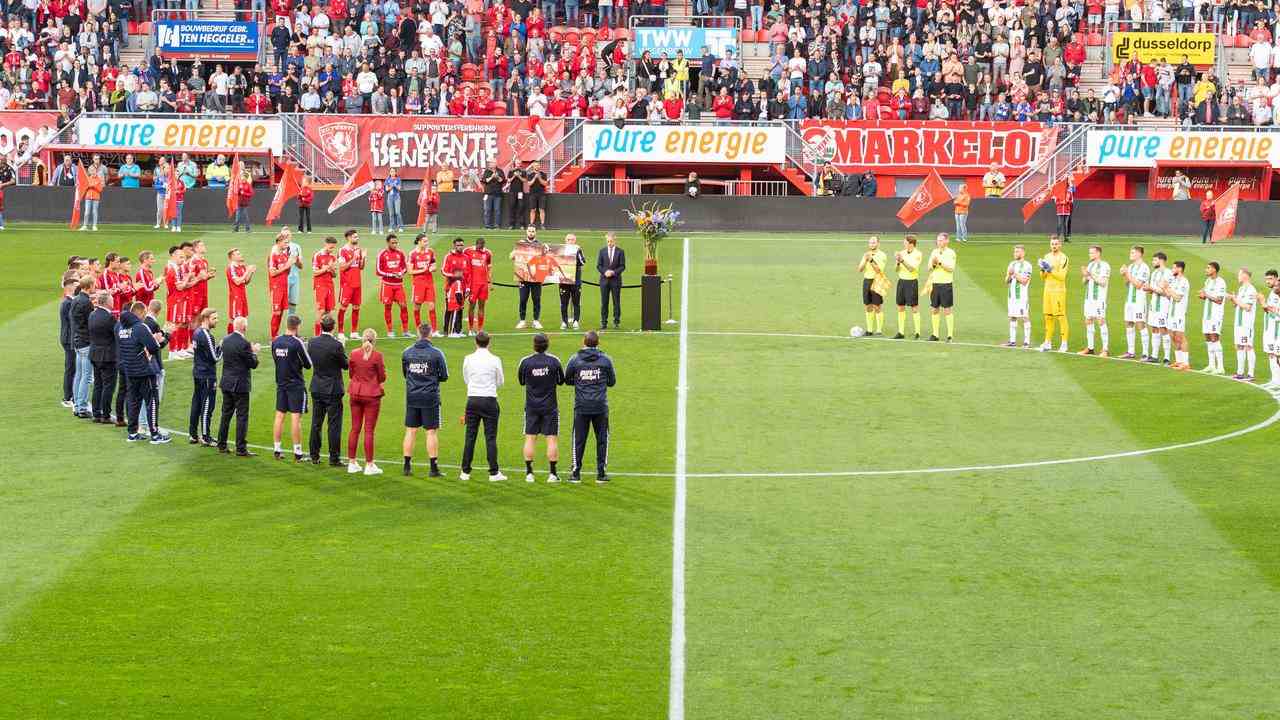 Der FC Twente war der letzte Verein, bei dem Lukoki unter Vertrag stand.  In Enschede wurde ihm ausgiebig gedacht.