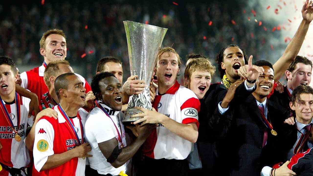 Das letzte Mal, dass Feyenoord einen europäischen Preis gewann: den UEFA-Pokal im Jahr 2002.