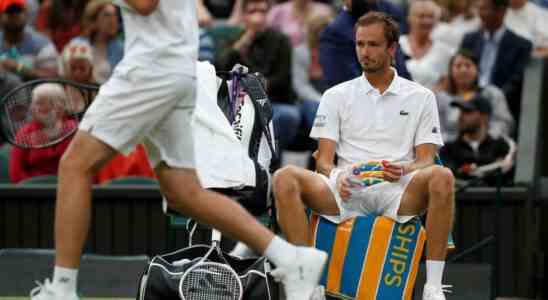 ATP bestraft Wimbledon fuer die Entscheidung Russen und Weissrussen auszuschliessen