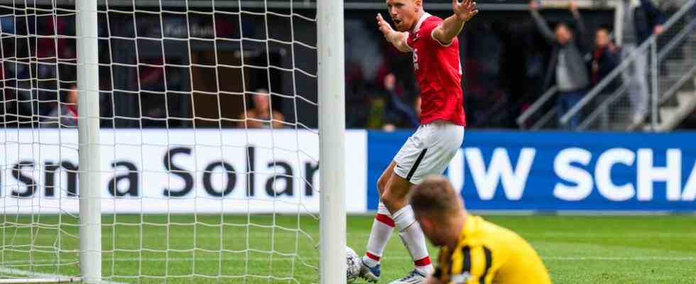 AZ spielt Vitesse auswaerts und kommt zur fuenften Saison in