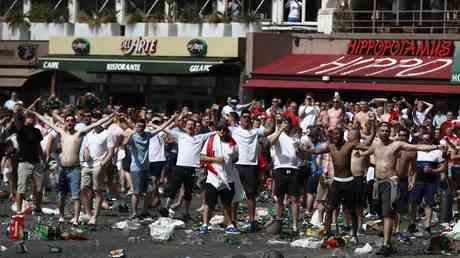 Britische Behoerden wollen Hooligan Paesse wegnehmen – Berichte – Sport