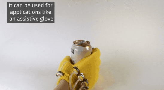 Das MIT verwendete autonomes Stricken um diese weichen Roboter Bananenfinger herzustellen
