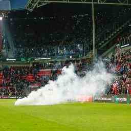 Der PSV muss der UEFA 50000 Euro Strafe fuer Fehlverhalten