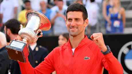 Djokovic heizt mit italienischem Titel fuer die French Open ein