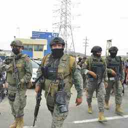 Ecuadors Armee nimmt einen Tag nach ihrem Ausbruch 200 Gefangene